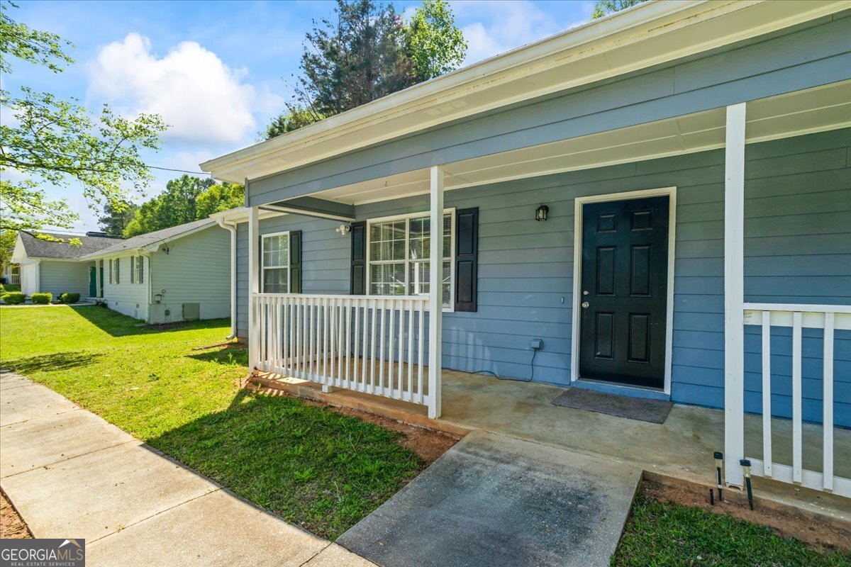 195 Riverbend DR