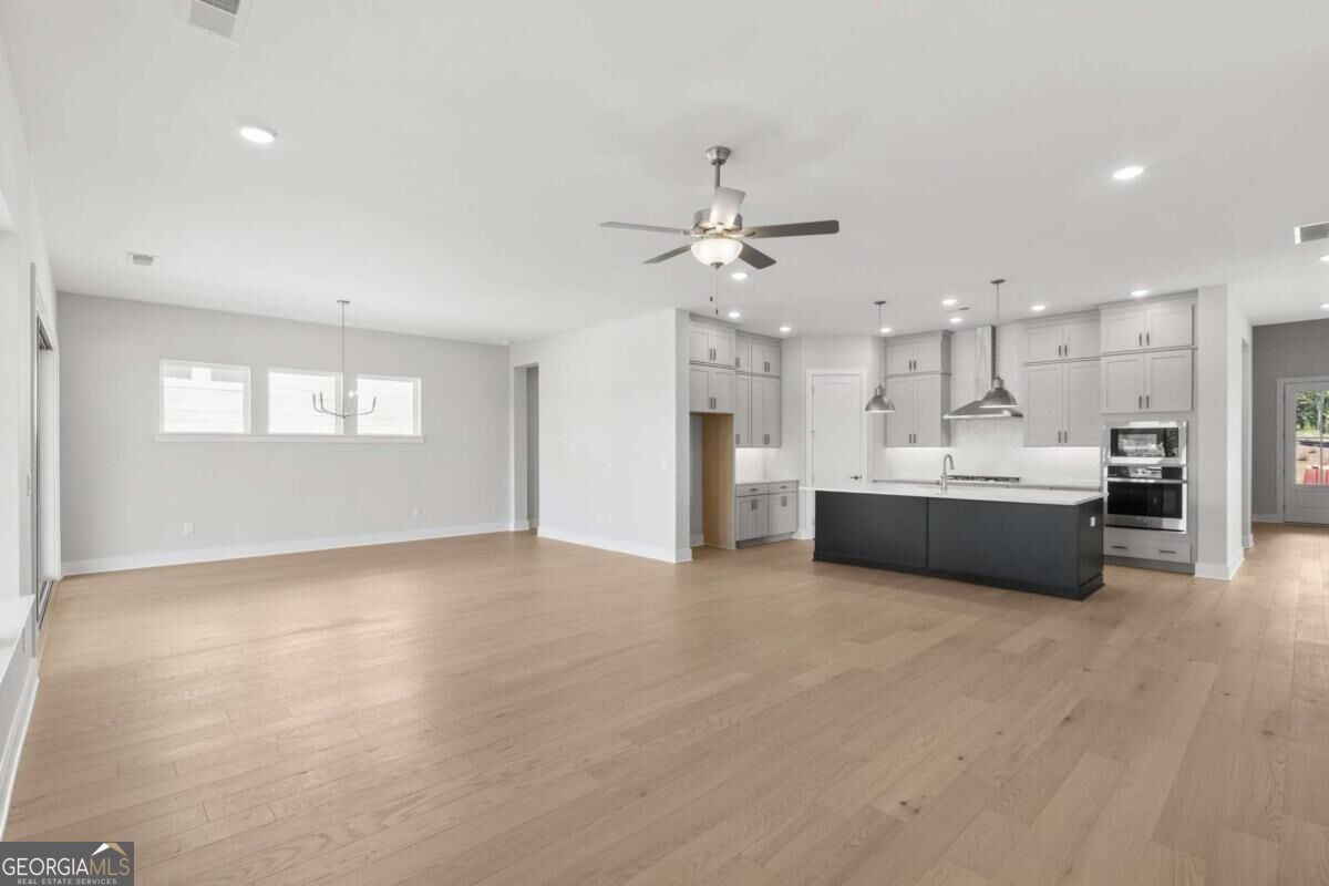 1395 Autumn Lake DR SW
