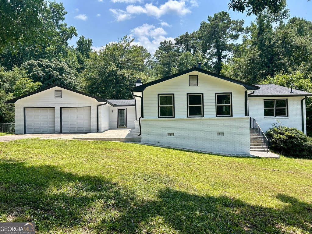 Photo of 1620 Colonial South Drive SW, Conyers, GA 30094 (MLS # 10816886)