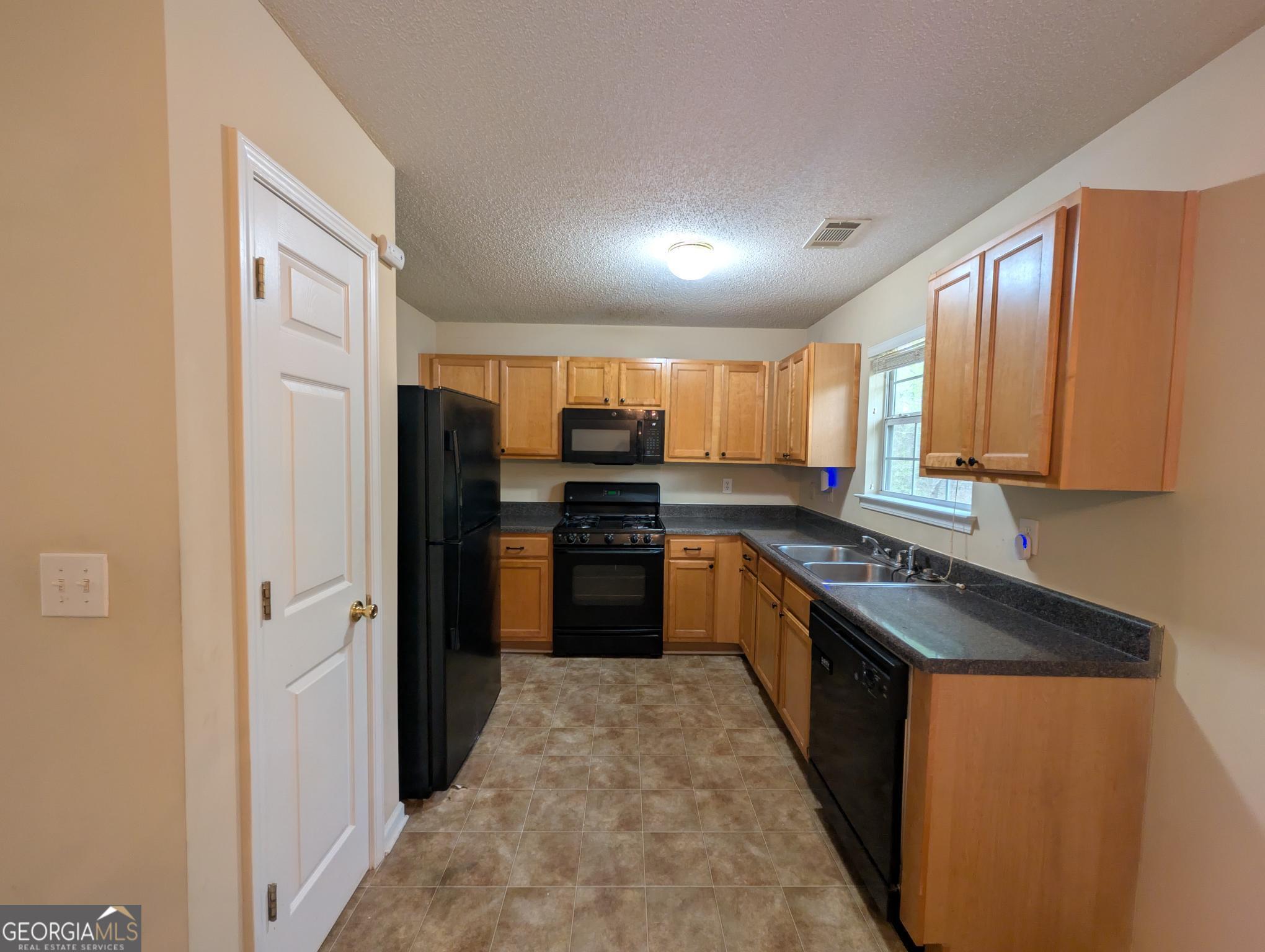 3413 Creekview DR