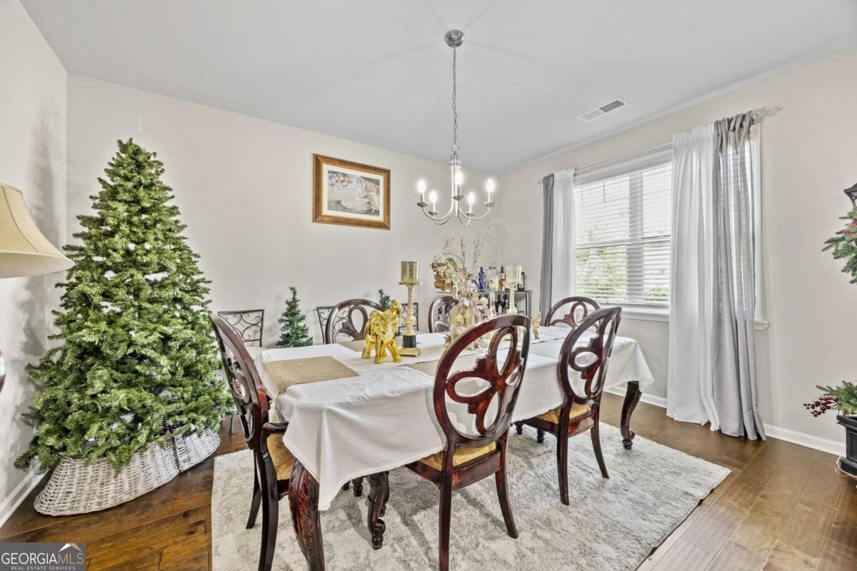 450 Noblewood DR