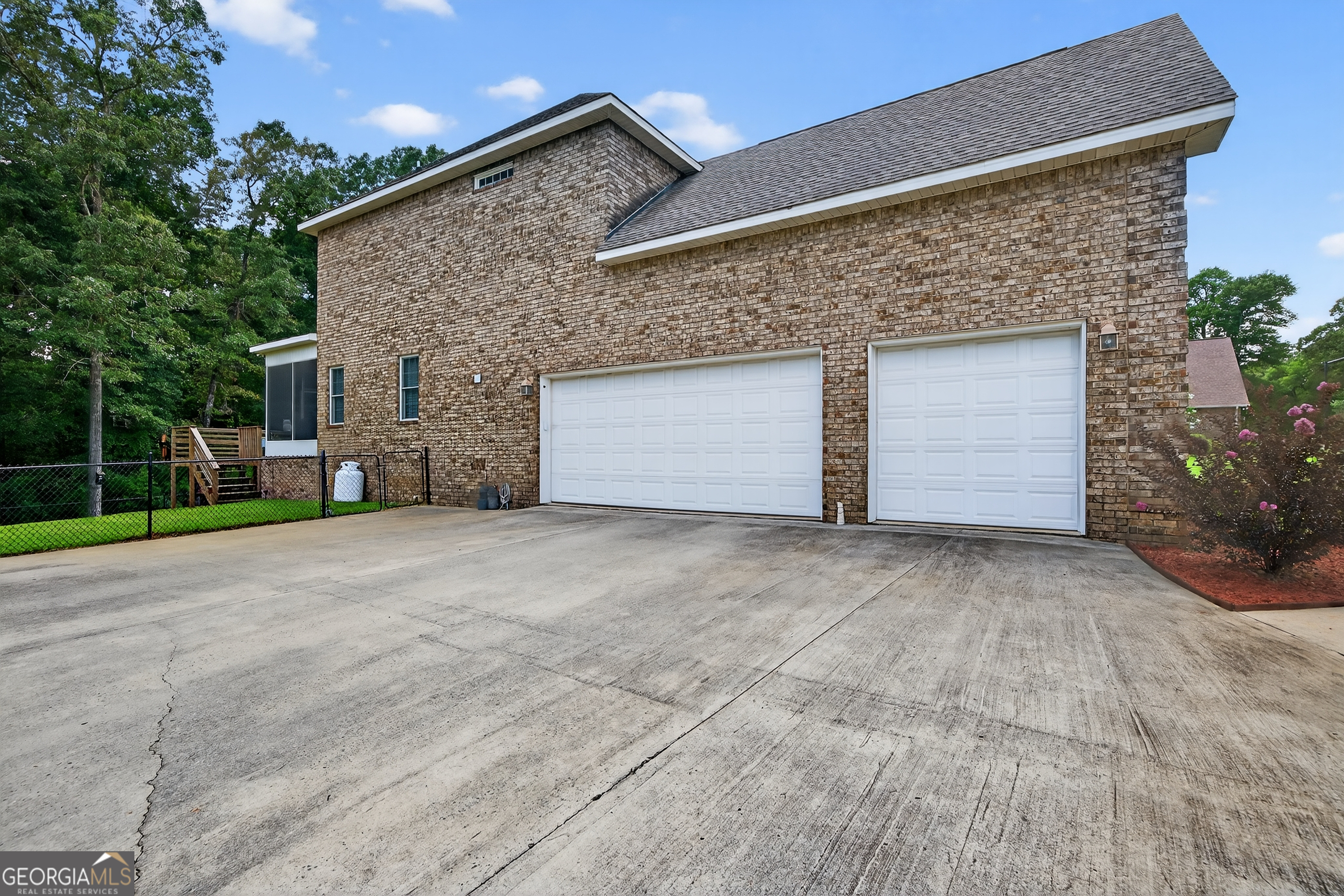 214 Brentwood DR