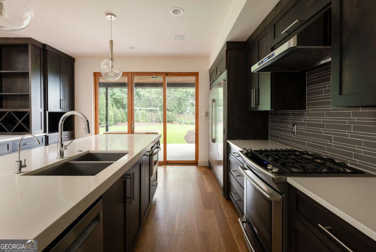 Athens, Georgia 30606, United States, 5 Bedrooms Bedrooms, ,5 BathroomsBathrooms,Residential,Active,25813