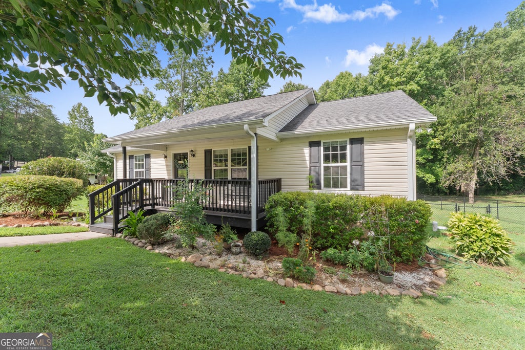 Photo of 1738 Lanier Springs Drive NW, Gainesville, GA 30504 (MLS # 10815608)