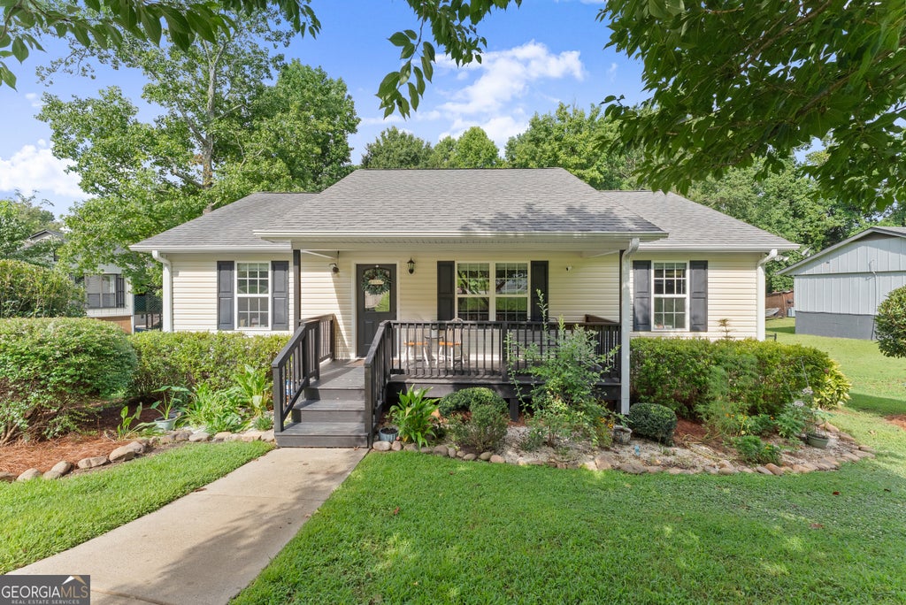 Photo of 1738 Lanier Springs Drive NW, Gainesville, GA 30504 (MLS # 10815608)