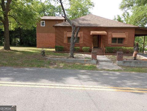 305 Wolfe Street, Dublin, GA 31021 - #: 10511557
