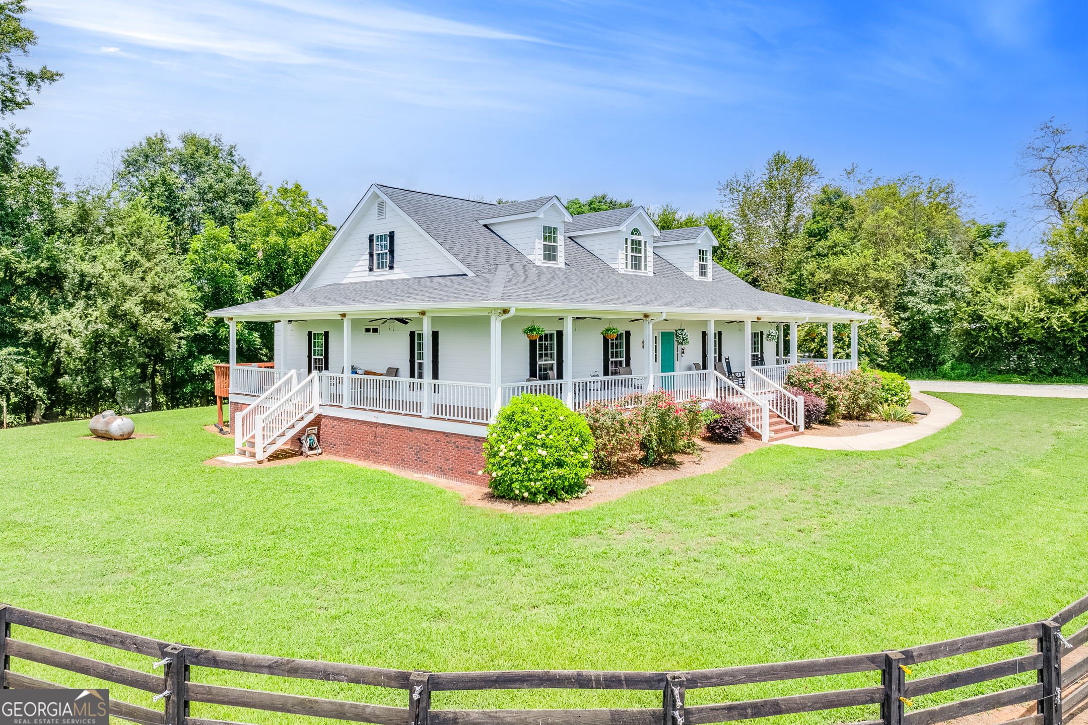 885 Brooks RD