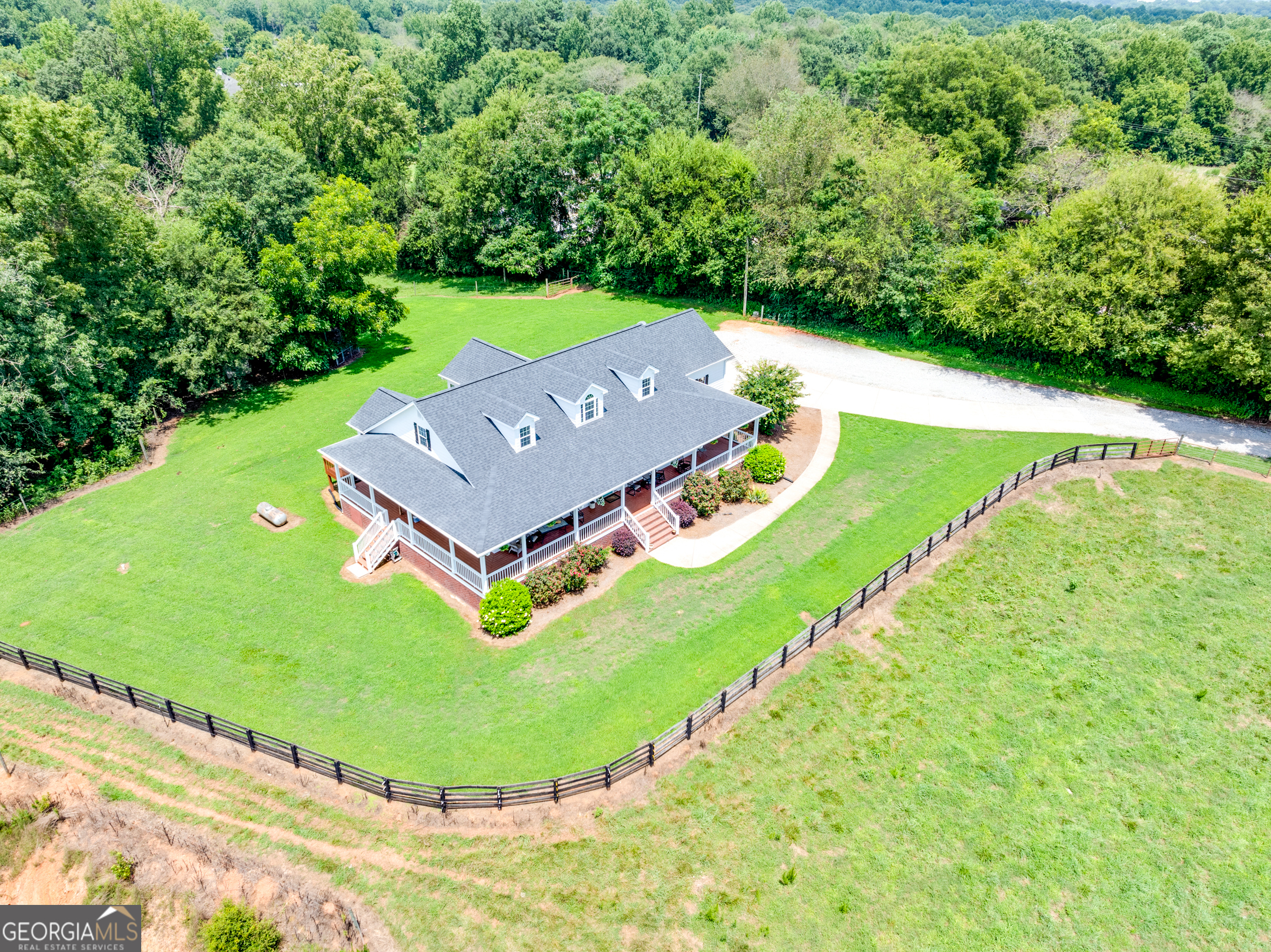 885 Brooks RD