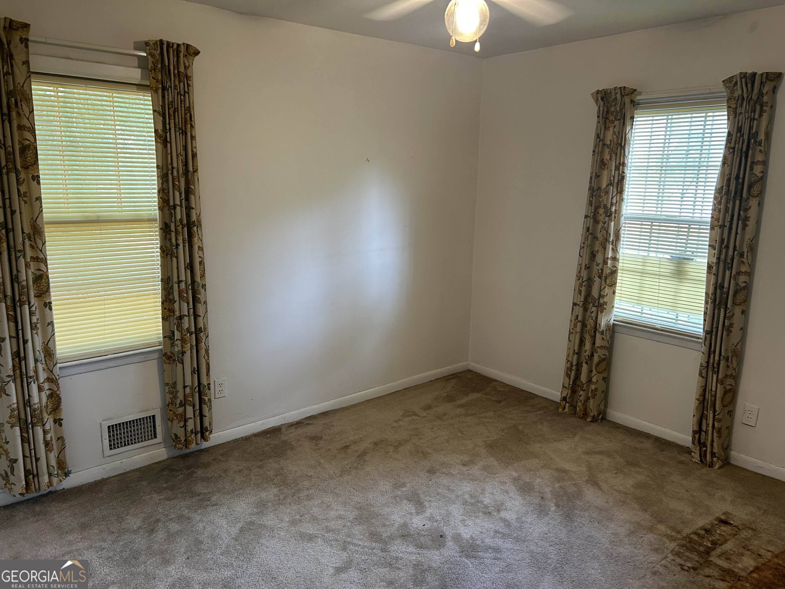 Atlanta, Georgia 30331, United States, 3 Bedrooms Bedrooms, ,1 BathroomBathrooms,Residential,Active,198429