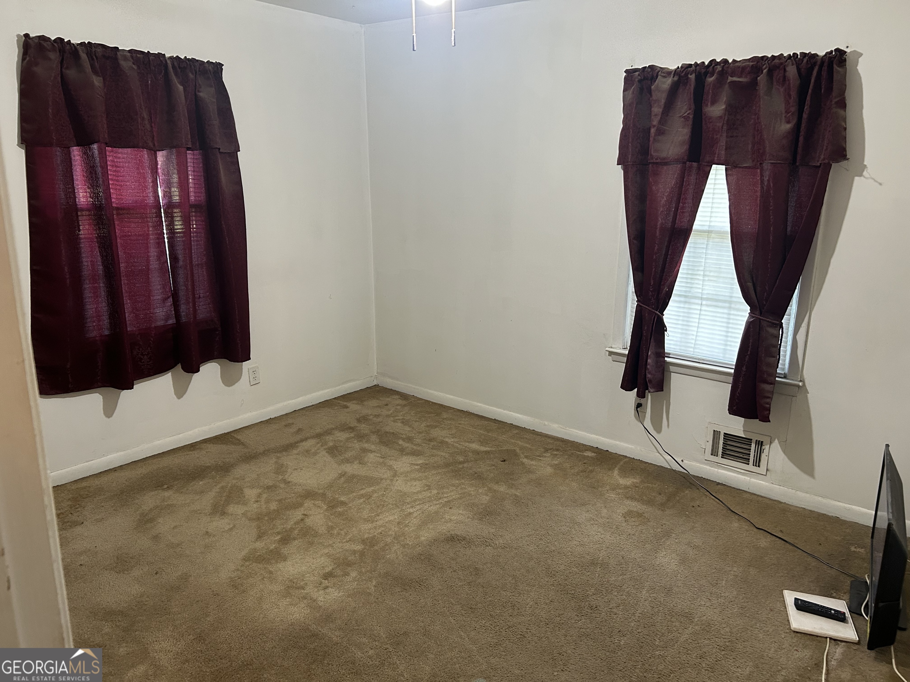 Atlanta, Georgia 30331, United States, 3 Bedrooms Bedrooms, ,1 BathroomBathrooms,Residential,Active,198429