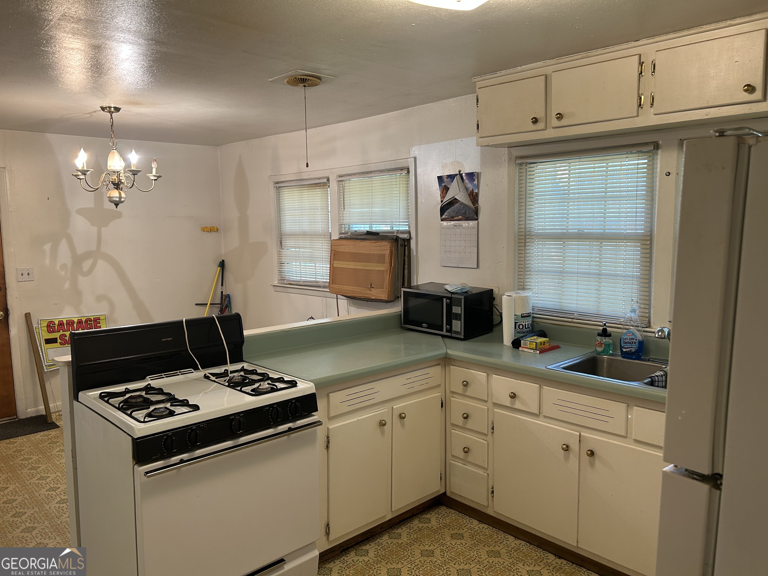 Atlanta, Georgia 30331, United States, 3 Bedrooms Bedrooms, ,1 BathroomBathrooms,Residential,Active,198429