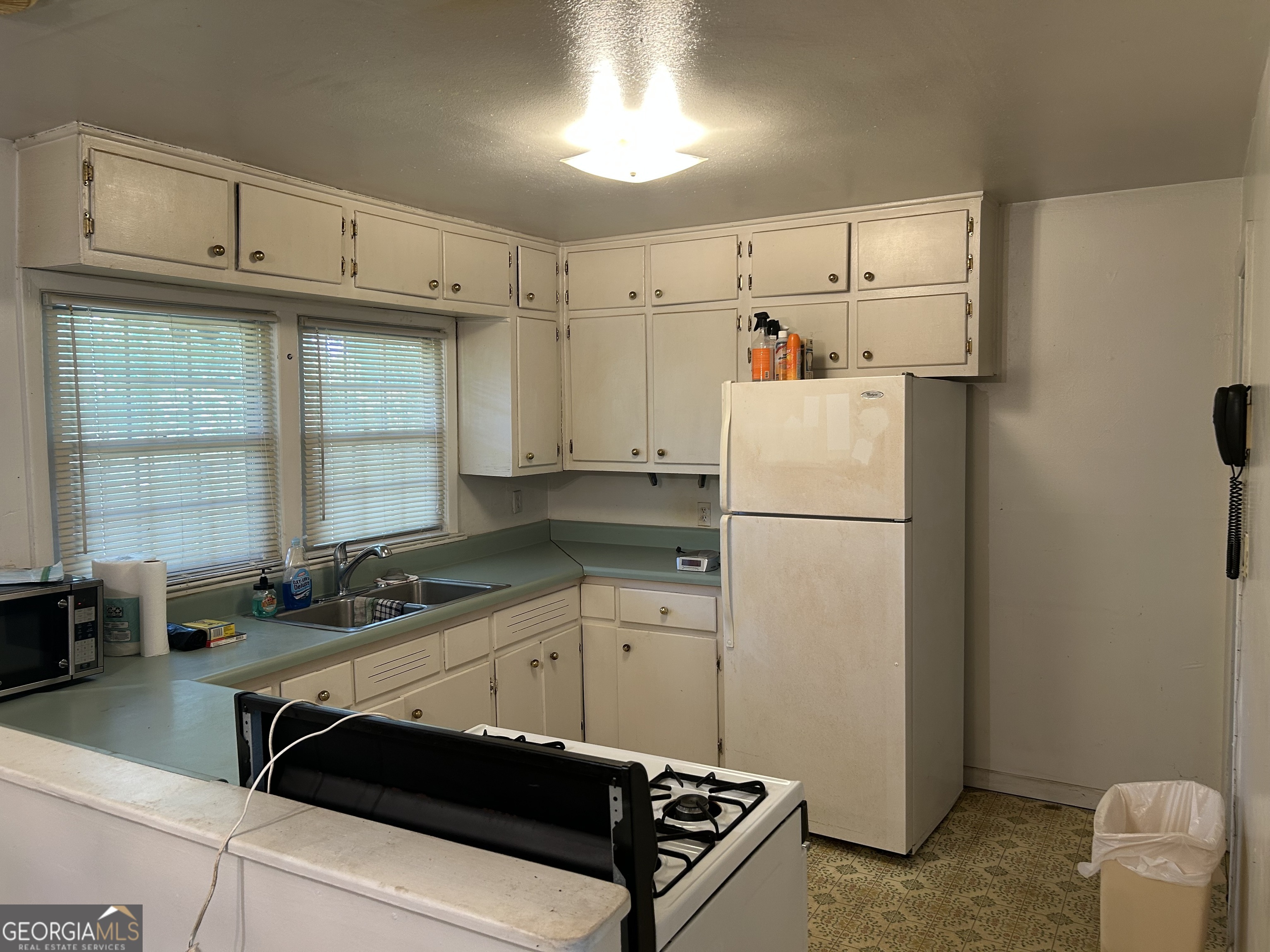 Atlanta, Georgia 30331, United States, 3 Bedrooms Bedrooms, ,1 BathroomBathrooms,Residential,Active,198429