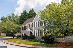 1244 Village RUN NE