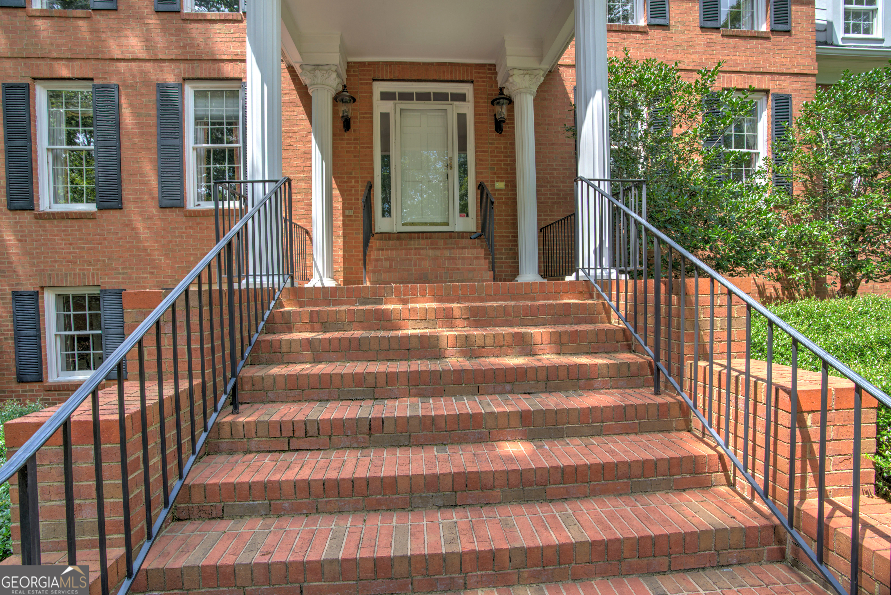 15 Ladonna PL SW