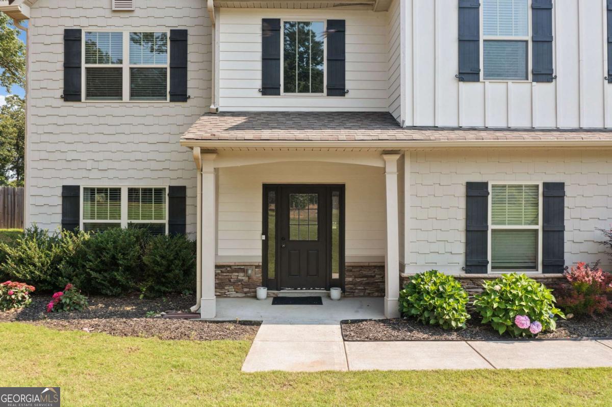 13 Four Feathers LN