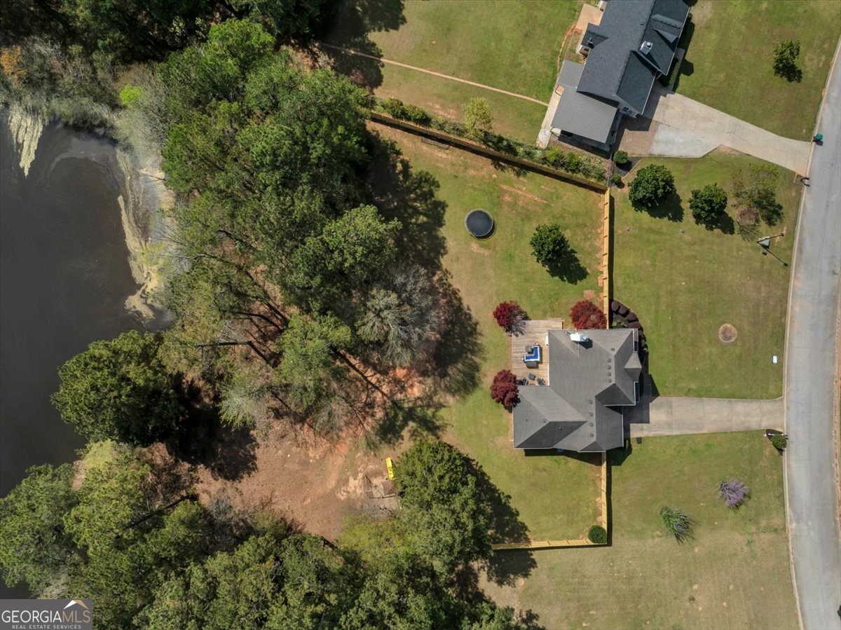 720 Strawflower LN