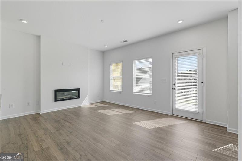 1182 PARK CENTER CIR