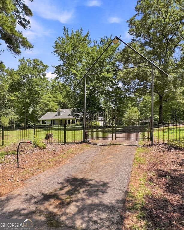 Photo of 160 Caldwell Road, Griffin, GA 30223 (MLS # 10827717)