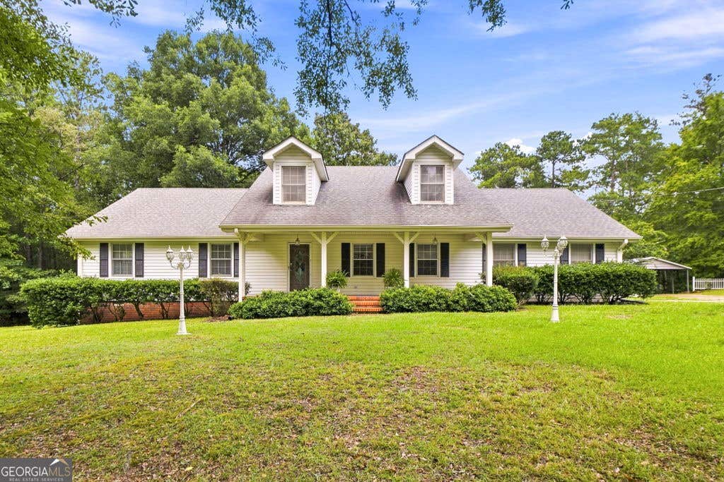 Photo of 160 Caldwell Road, Griffin, GA 30223 (MLS # 10827717)