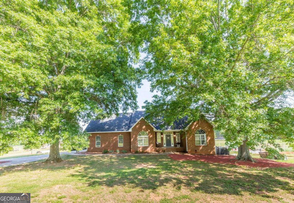 Photo of 75 W Ridgeway Road, Maysville, GA 30558 (MLS # 10770666)