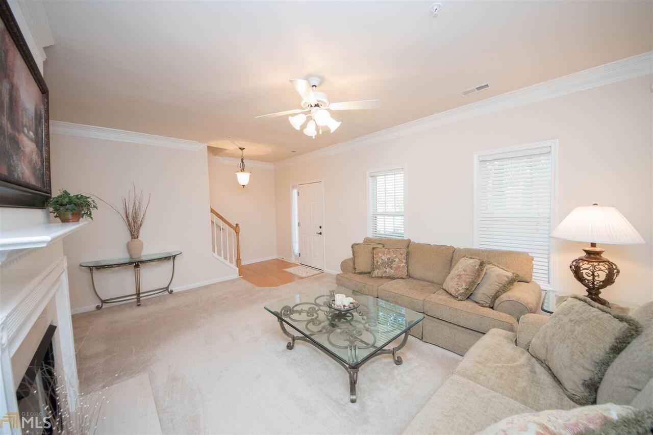 The Townhomes @ Eastlake - Residential