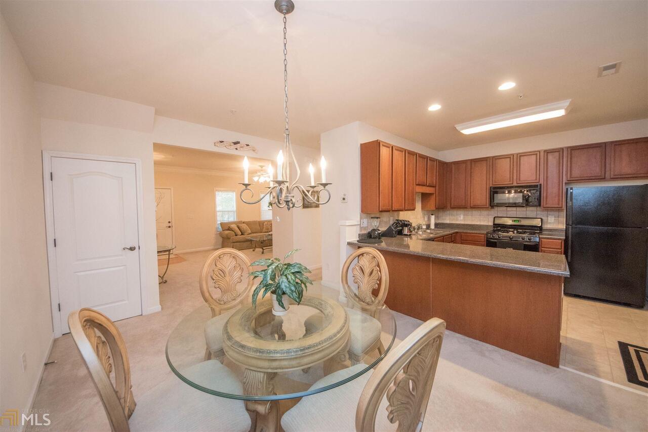 The Townhomes @ Eastlake - Residential
