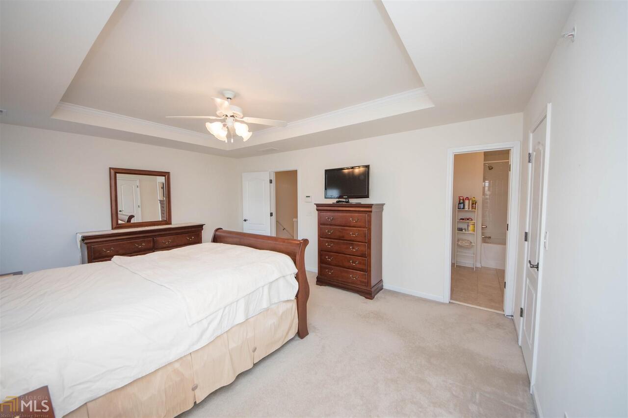 The Townhomes @ Eastlake - Residential
