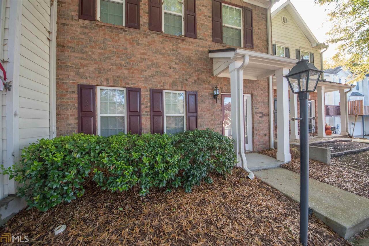 The Townhomes @ Eastlake - Residential