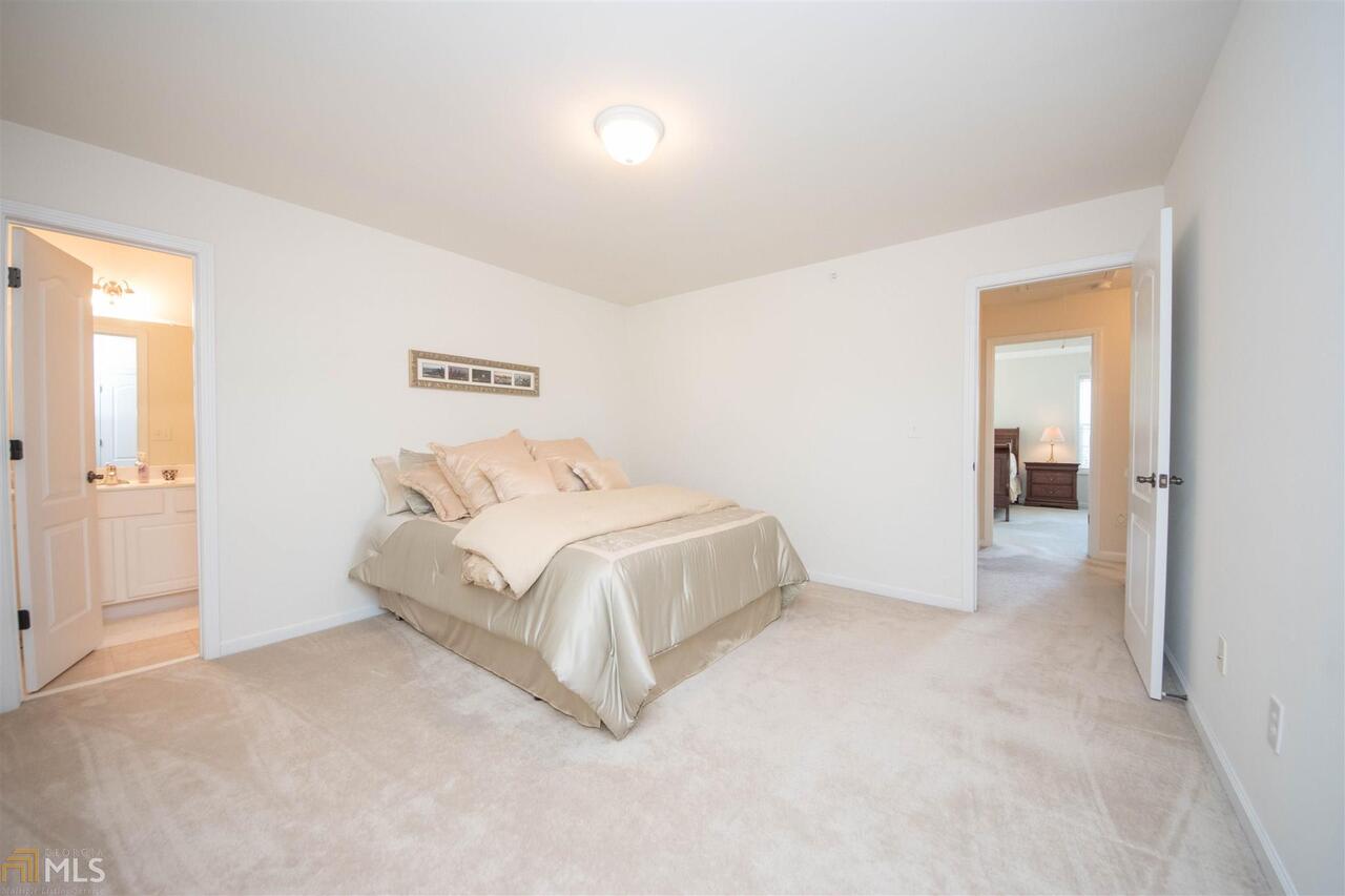 The Townhomes @ Eastlake - Residential