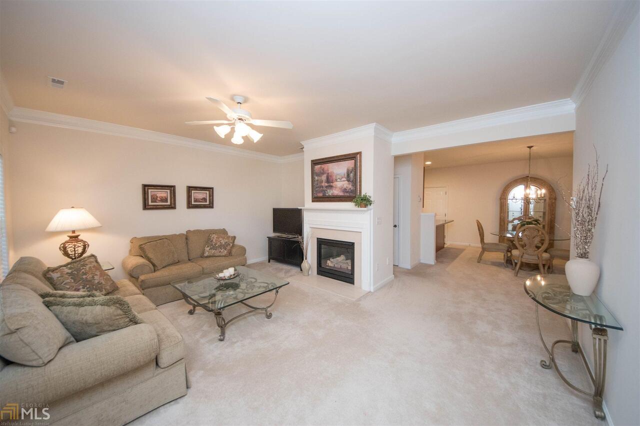 The Townhomes @ Eastlake - Residential