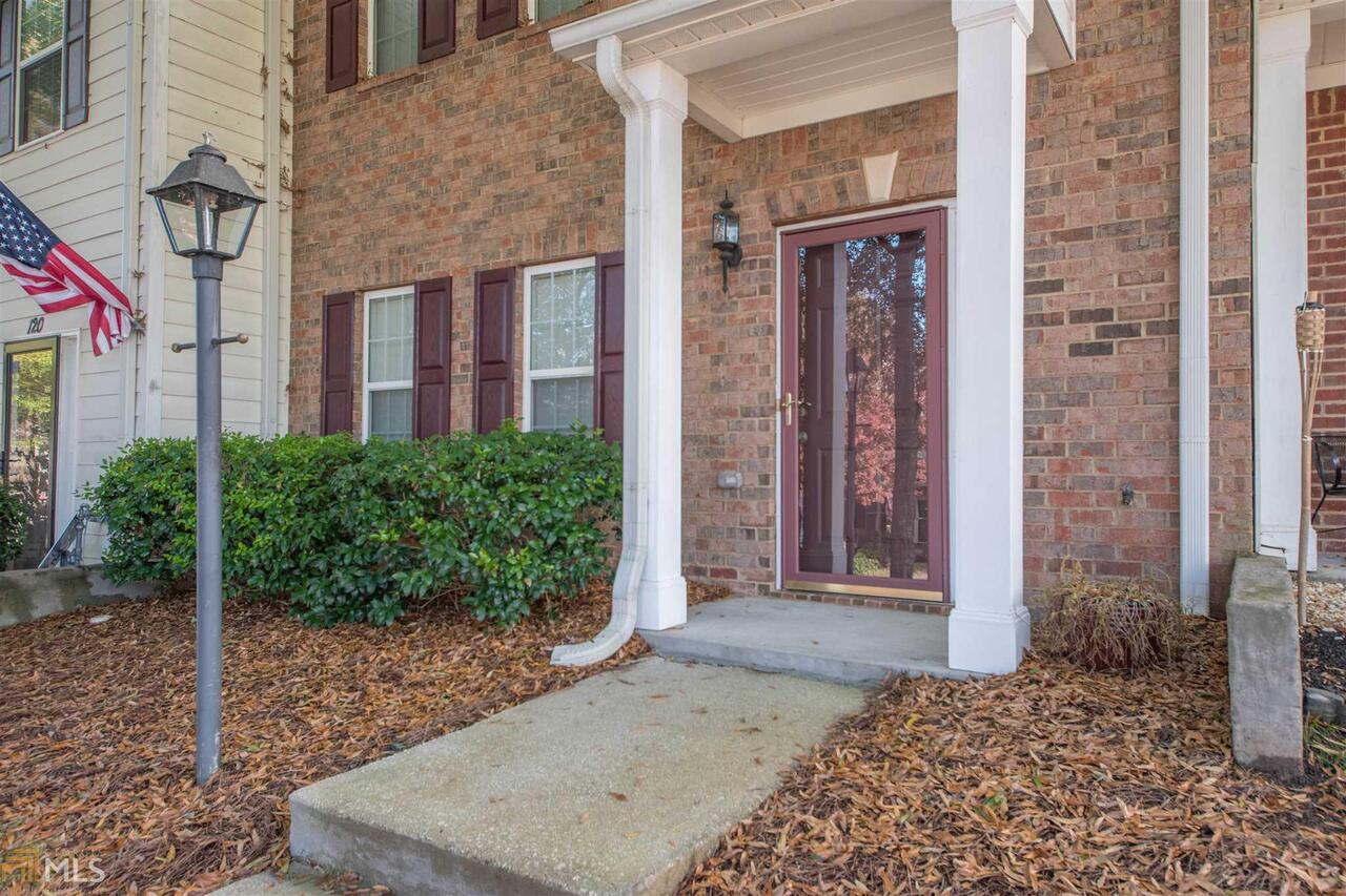 The Townhomes @ Eastlake - Residential