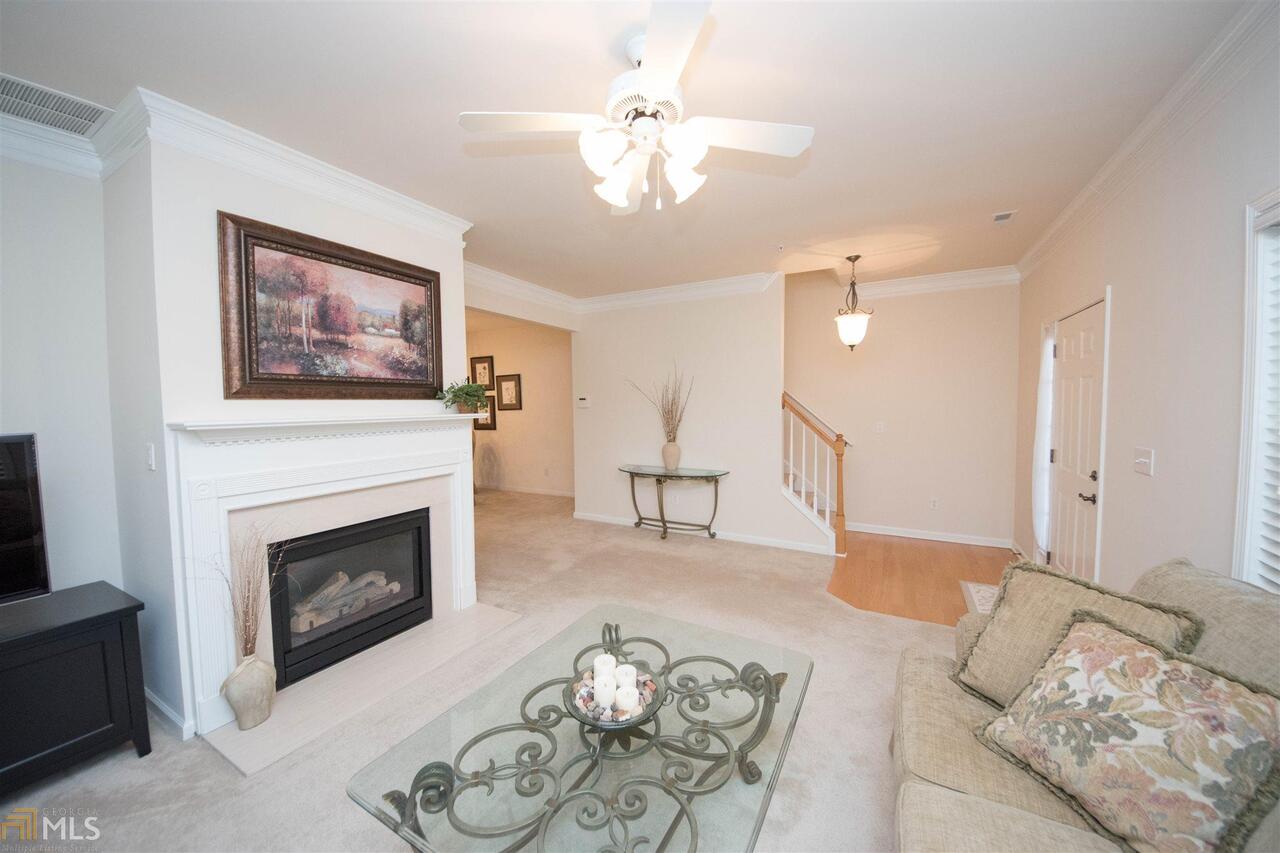 The Townhomes @ Eastlake - Residential