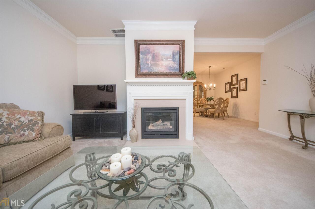 The Townhomes @ Eastlake - Residential