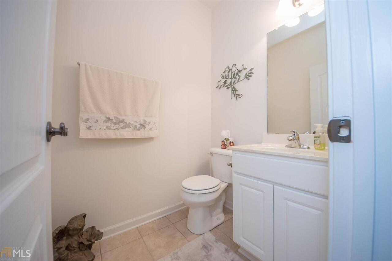 The Townhomes @ Eastlake - Residential