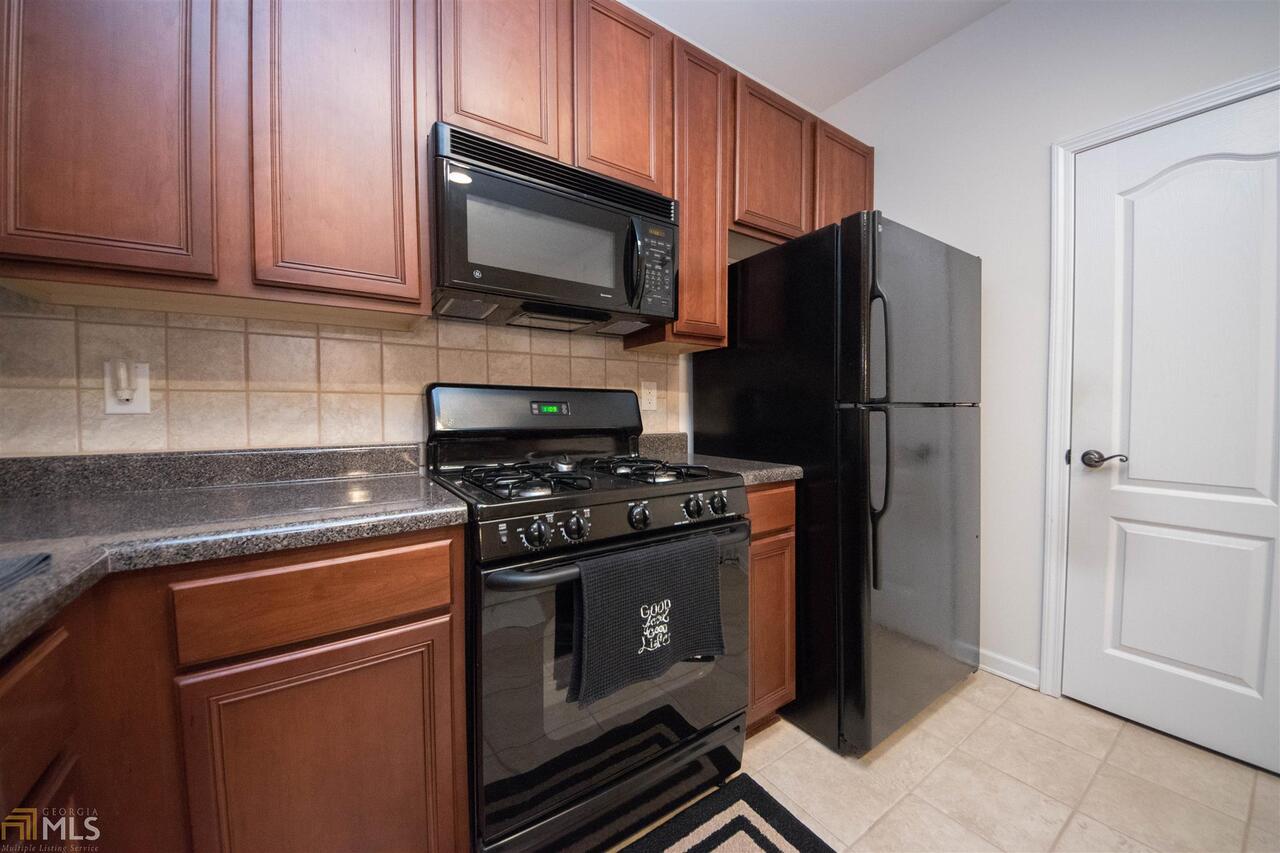 The Townhomes @ Eastlake - Residential
