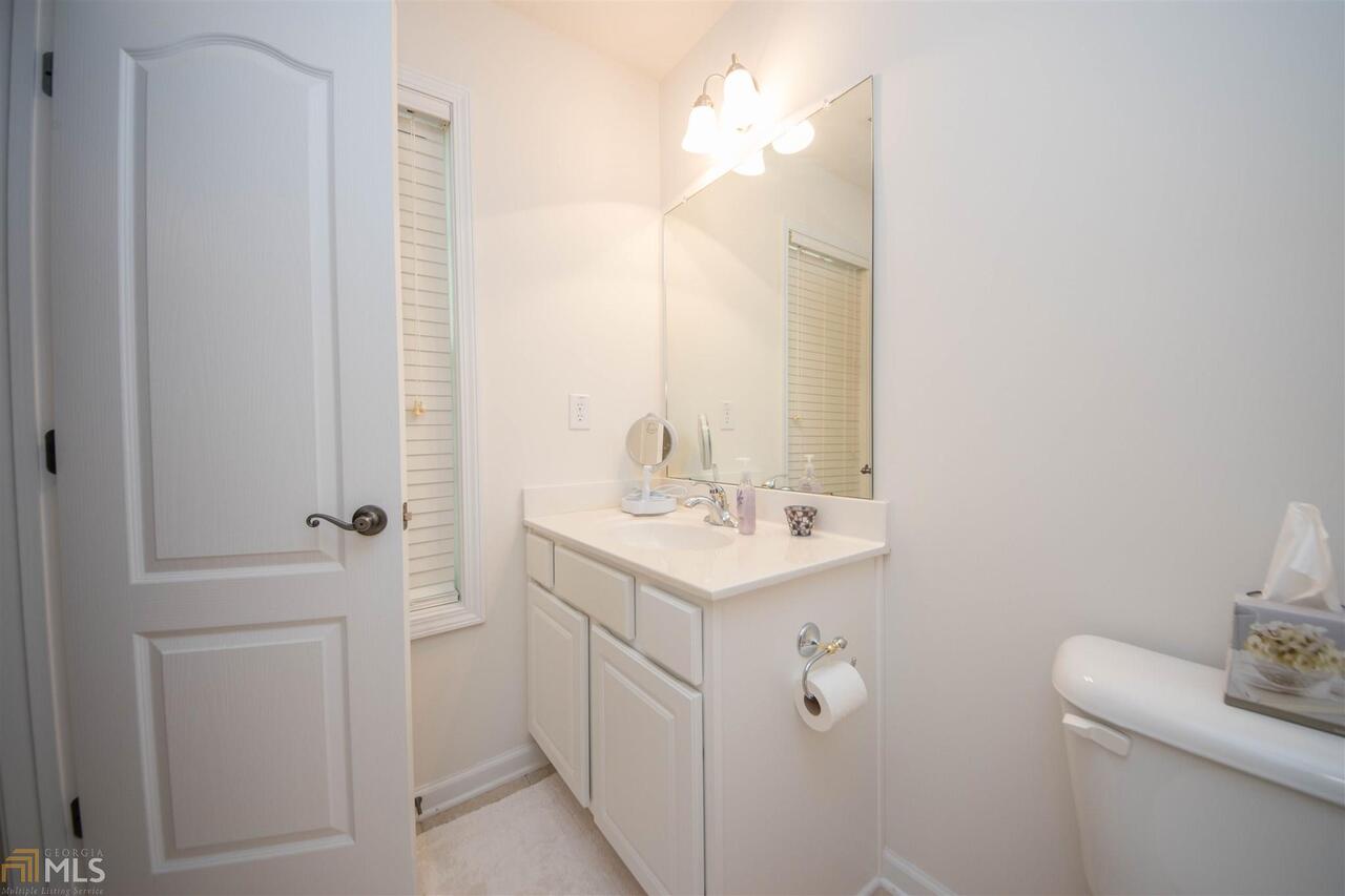 The Townhomes @ Eastlake - Residential