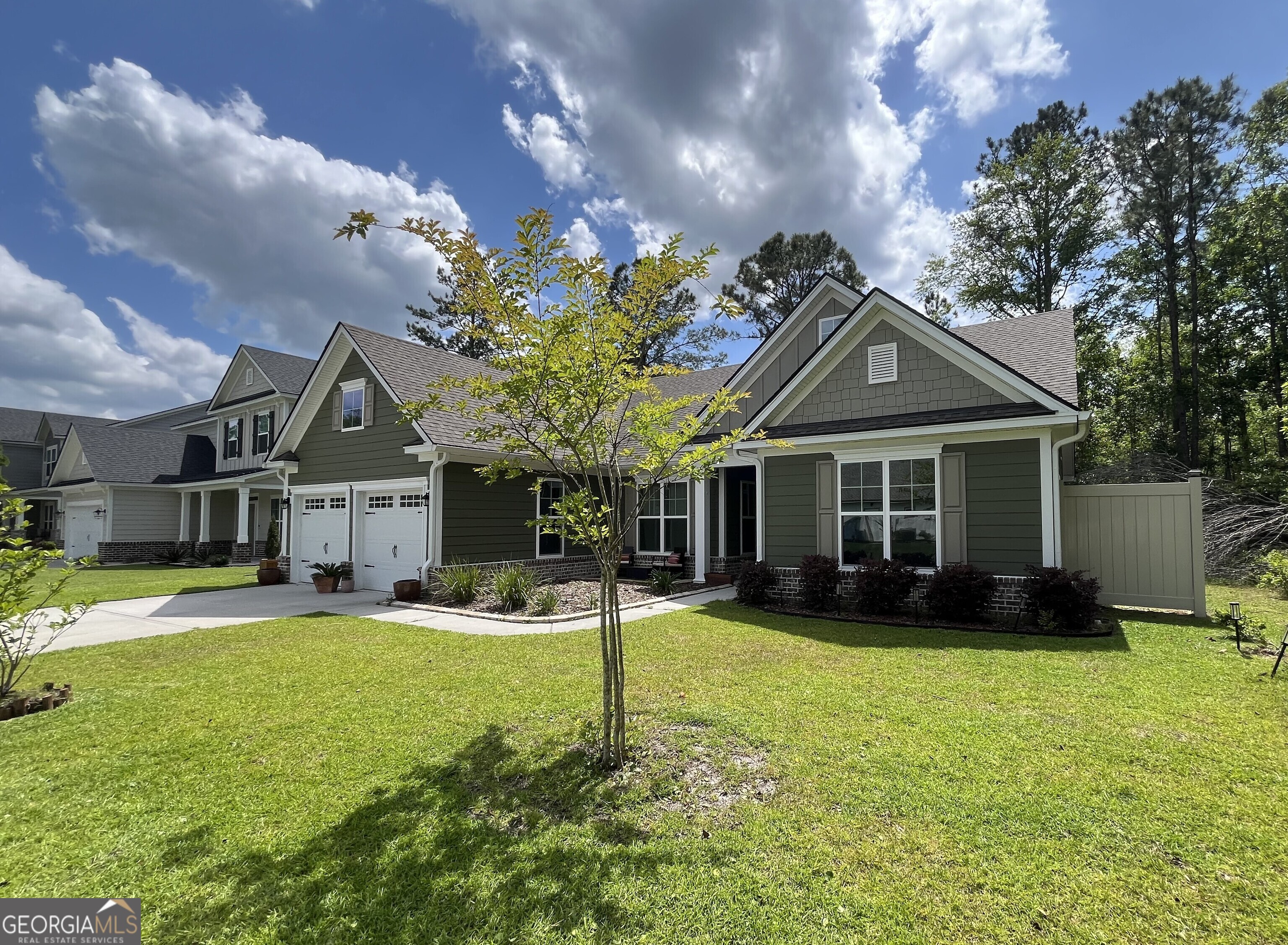 143 Madeira DR