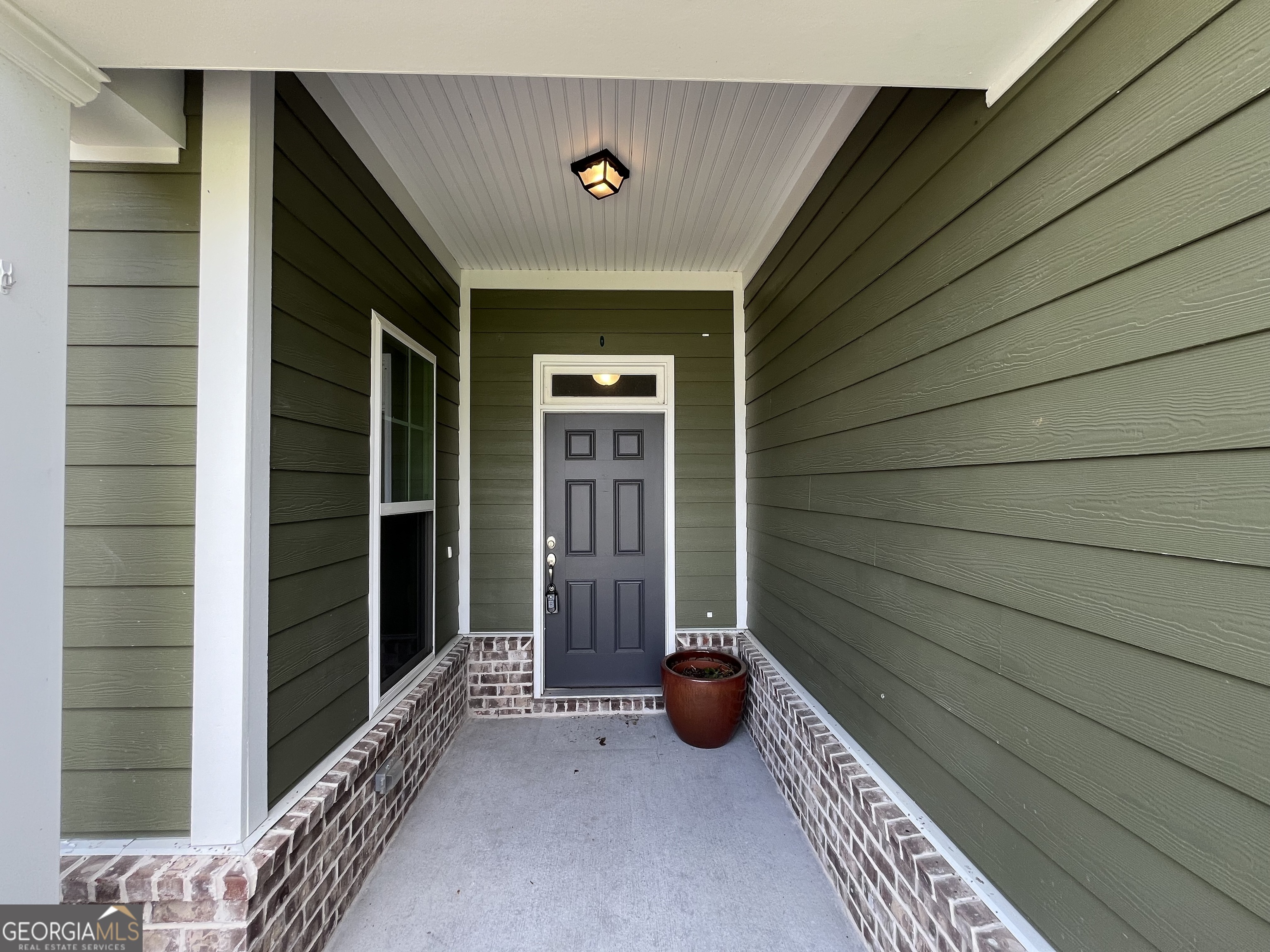 143 Madeira DR