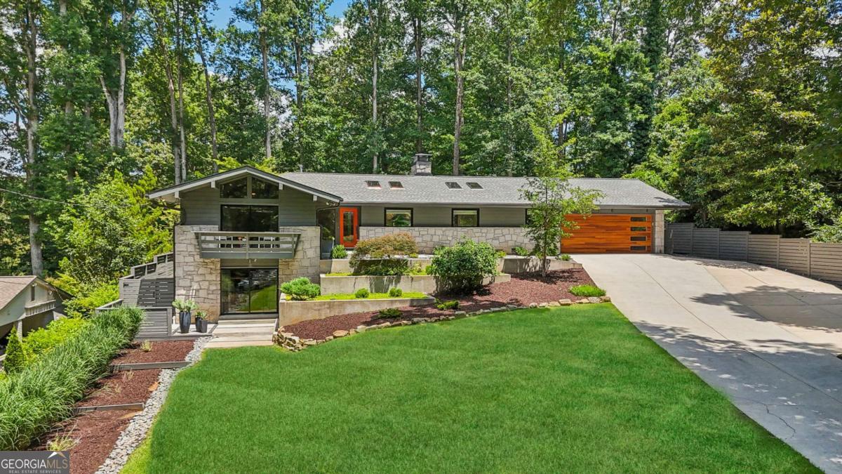 1060 Winding Creek TRL