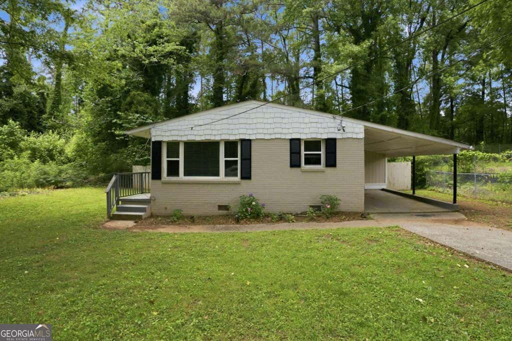 Photo of 748 Amber Place NW, Atlanta, GA 30331 (MLS # 10781607)