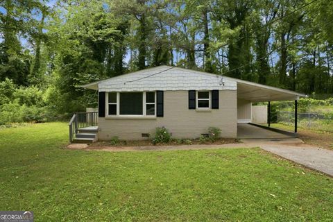 Photo of 748 Amber Place NW, Atlanta, GA 30331 (MLS # 10781607)