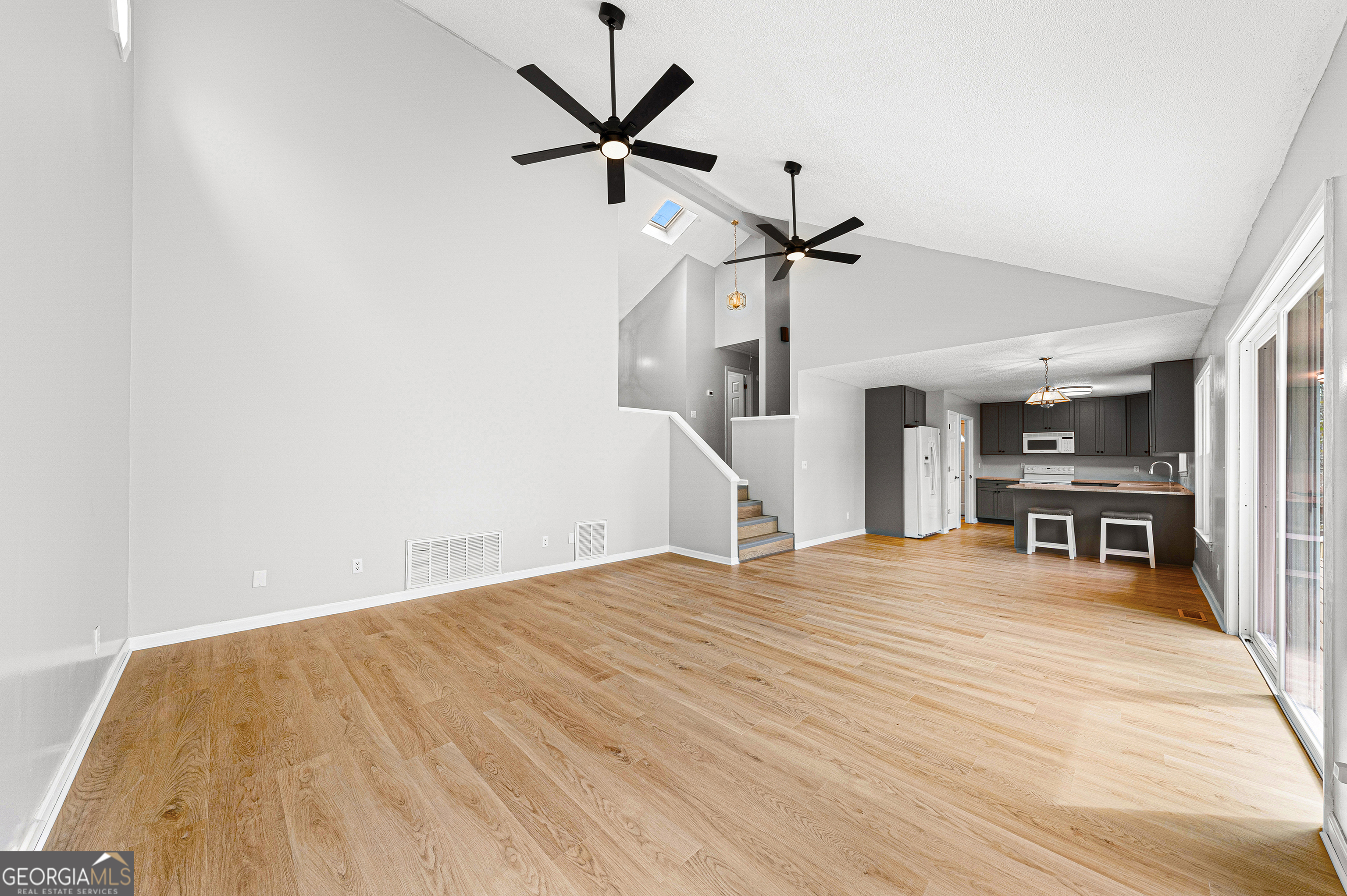 251 Cherokee DR