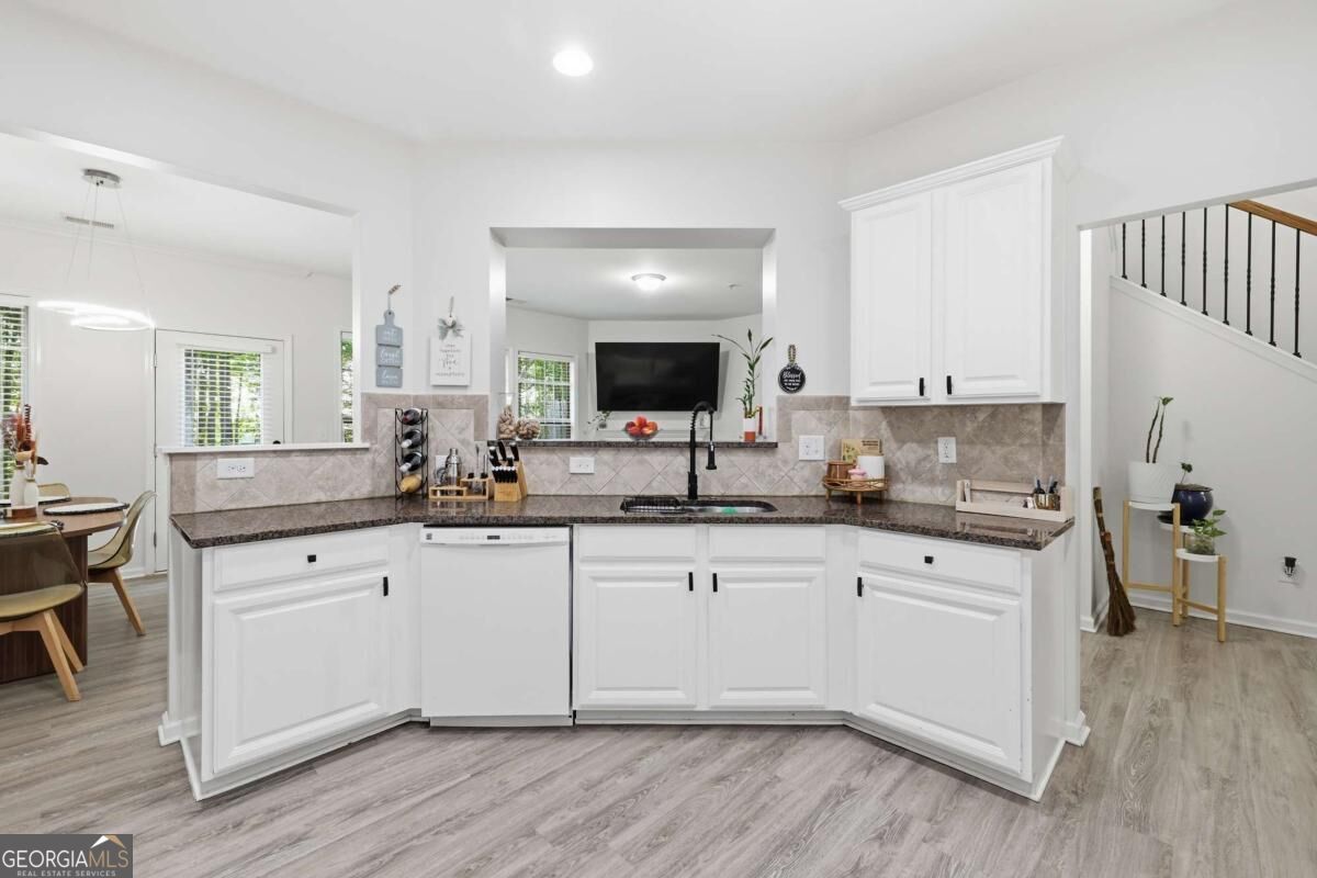 1794 Caswell PKWY