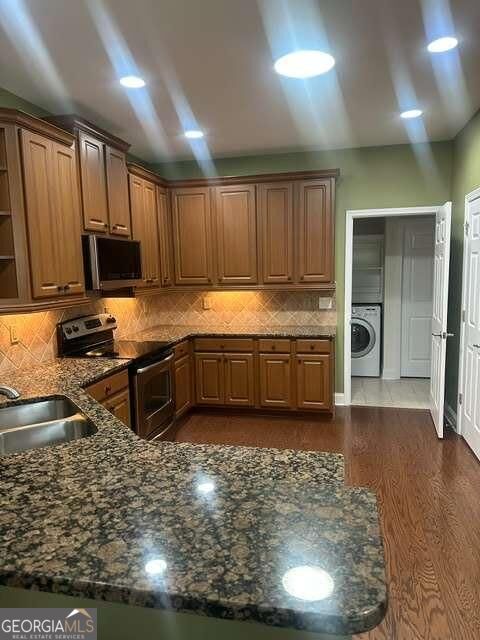2708 Grapevine CIR 2004