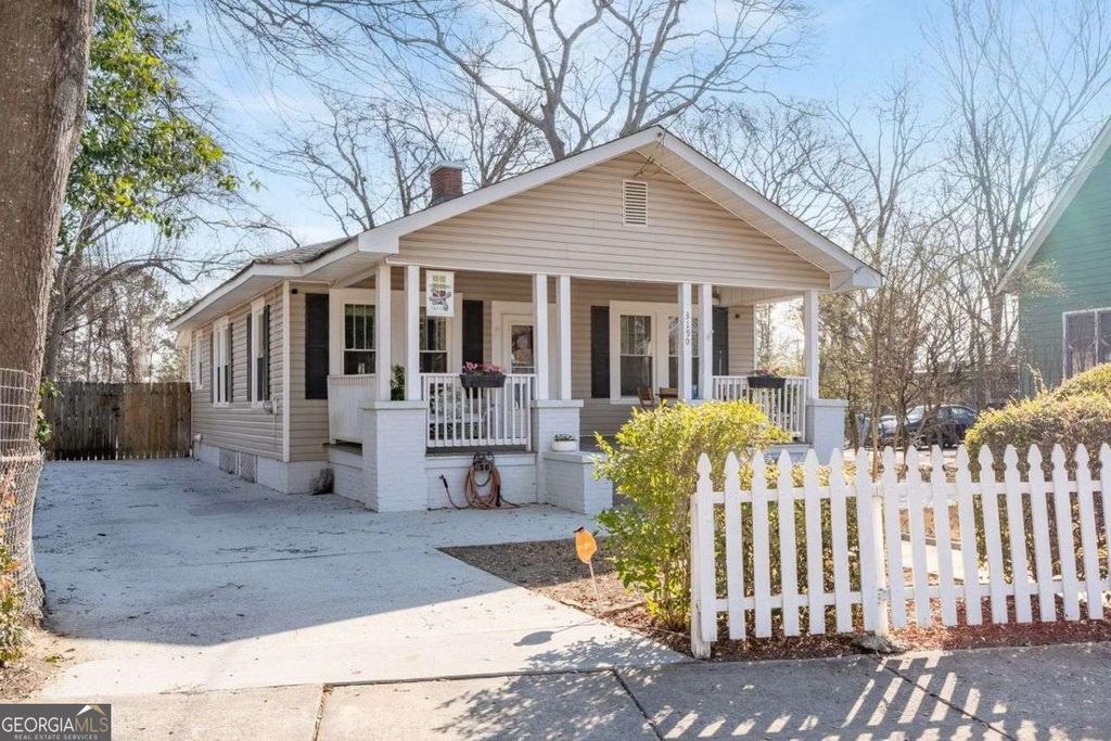 Photo of 3190 East Point Street, Atlanta, GA 30344 (MLS # 10688784)