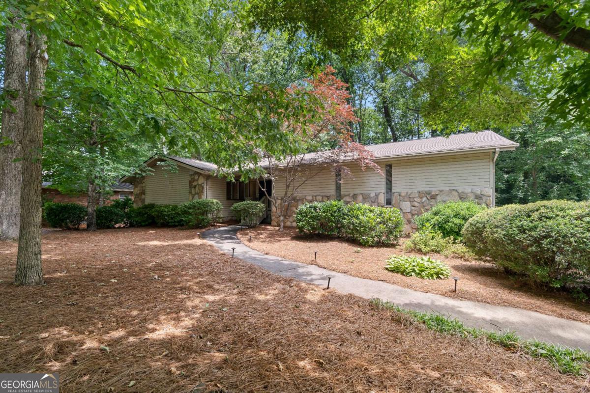 217 Millbrook Farm RD