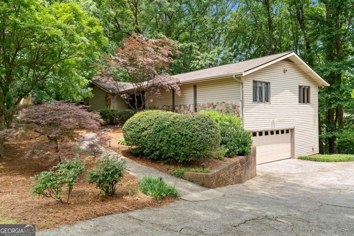 217 Millbrook Farm RD