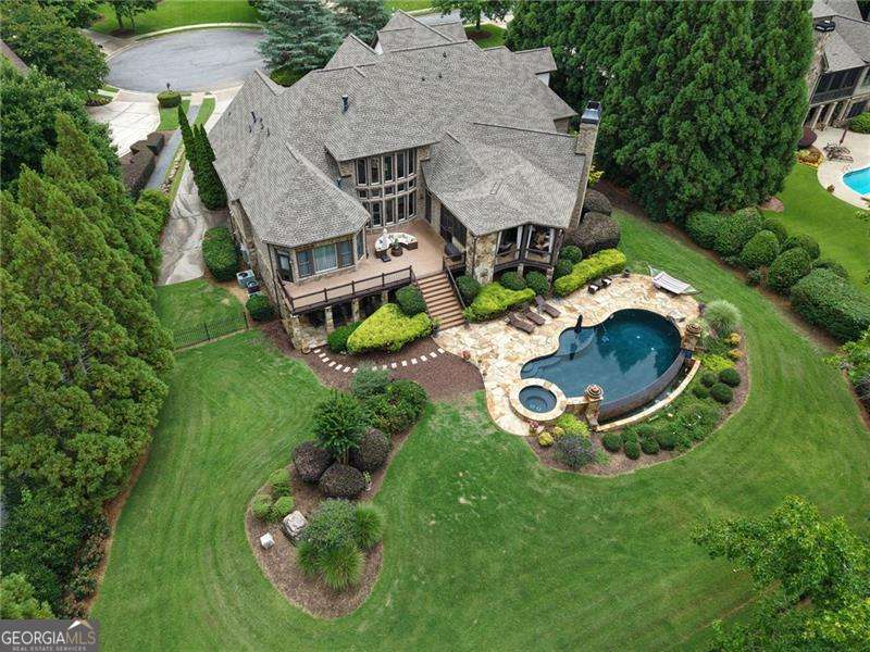 1255 Waterfall LN NW