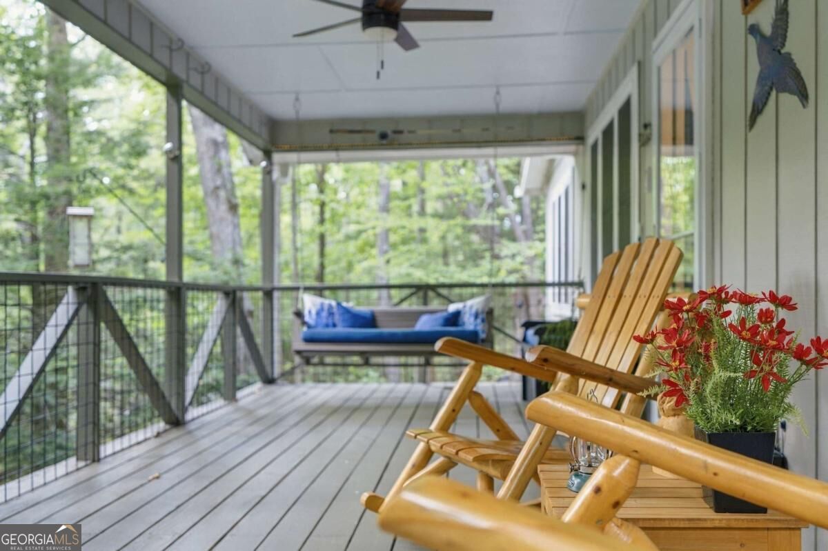 546 Happy Hollow CIR