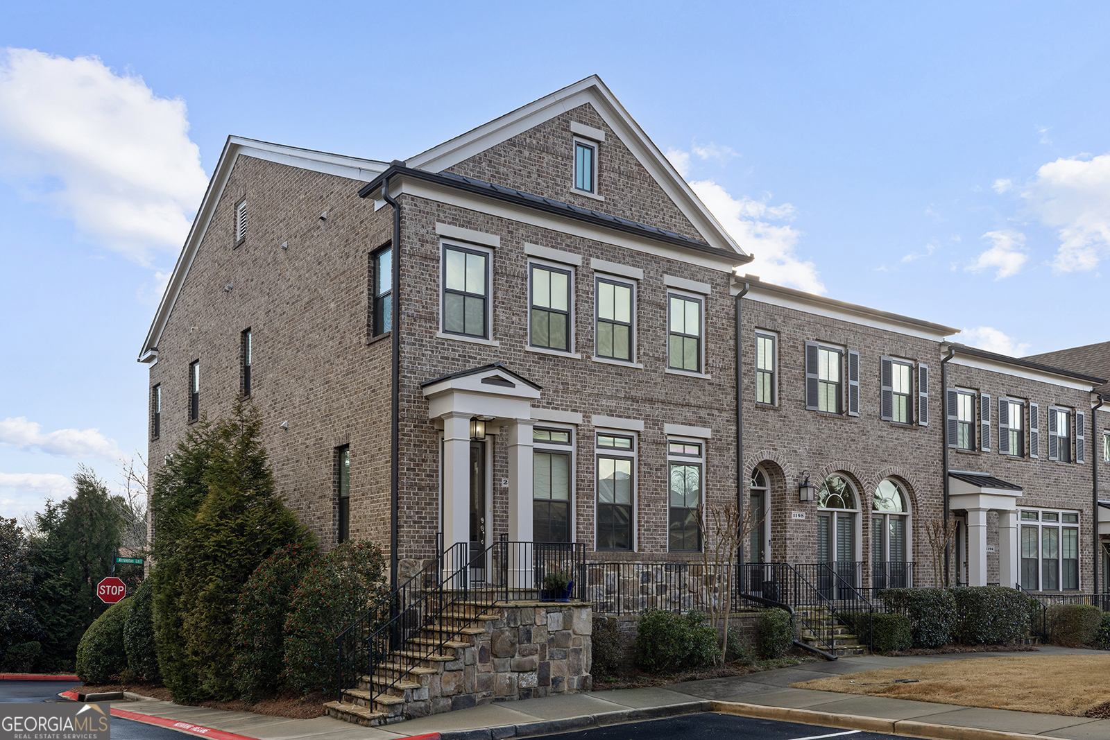 2000 Arrington LN NE